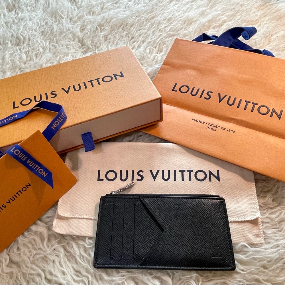 2019 Louis Vuitton Taiga Coin Card Holder Wallet - Picture 16 of 16